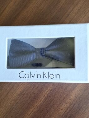 Calvin Klein Men’s Navy Bow Tie